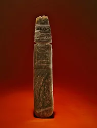 Olmekoider Axtgott, aus Guacimo, Linea Vieja Gebiet